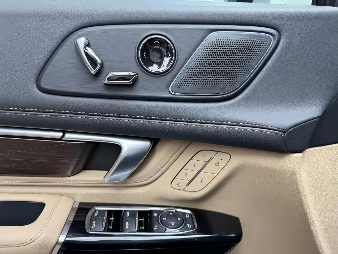 Century 2023 2.0T Seven-Seat Premium Edition — миниатюра 14