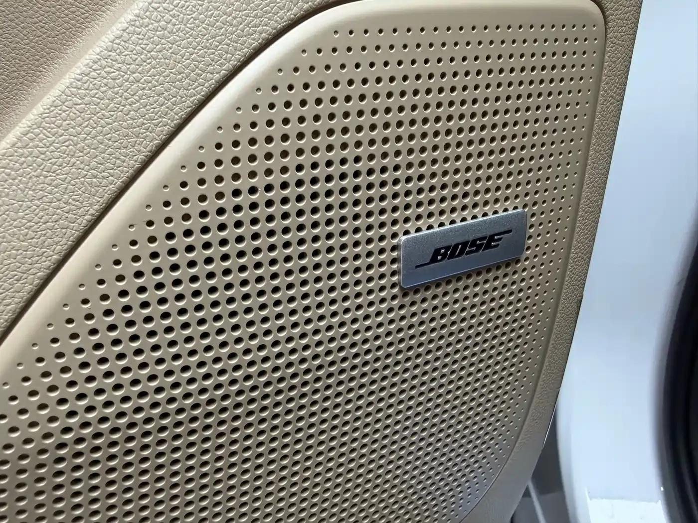 Century 2023 2.0T Seven-Seat Premium Edition — миниатюра 15