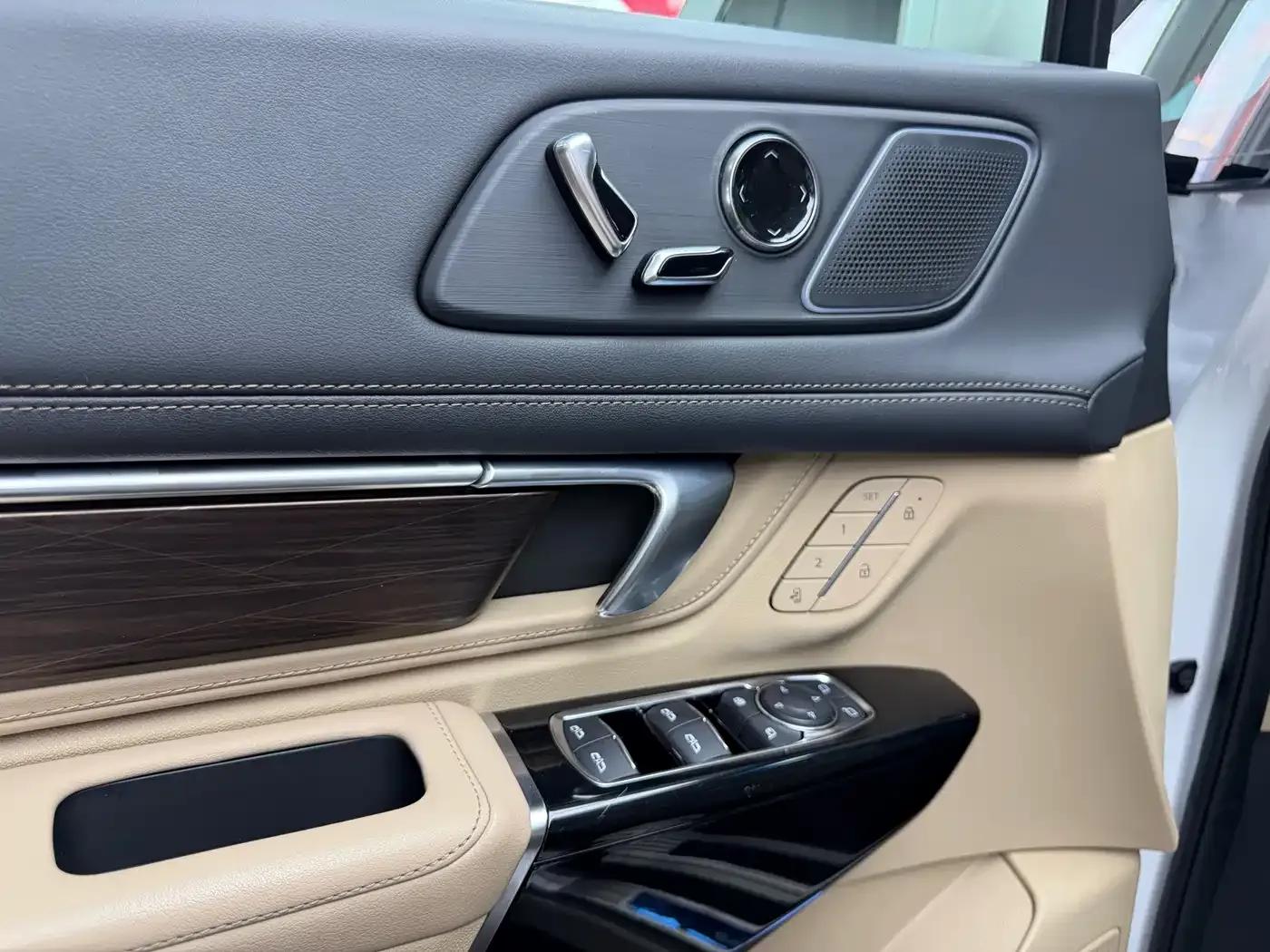 Century 2023 2.0T Seven-Seat Premium Edition — миниатюра 16