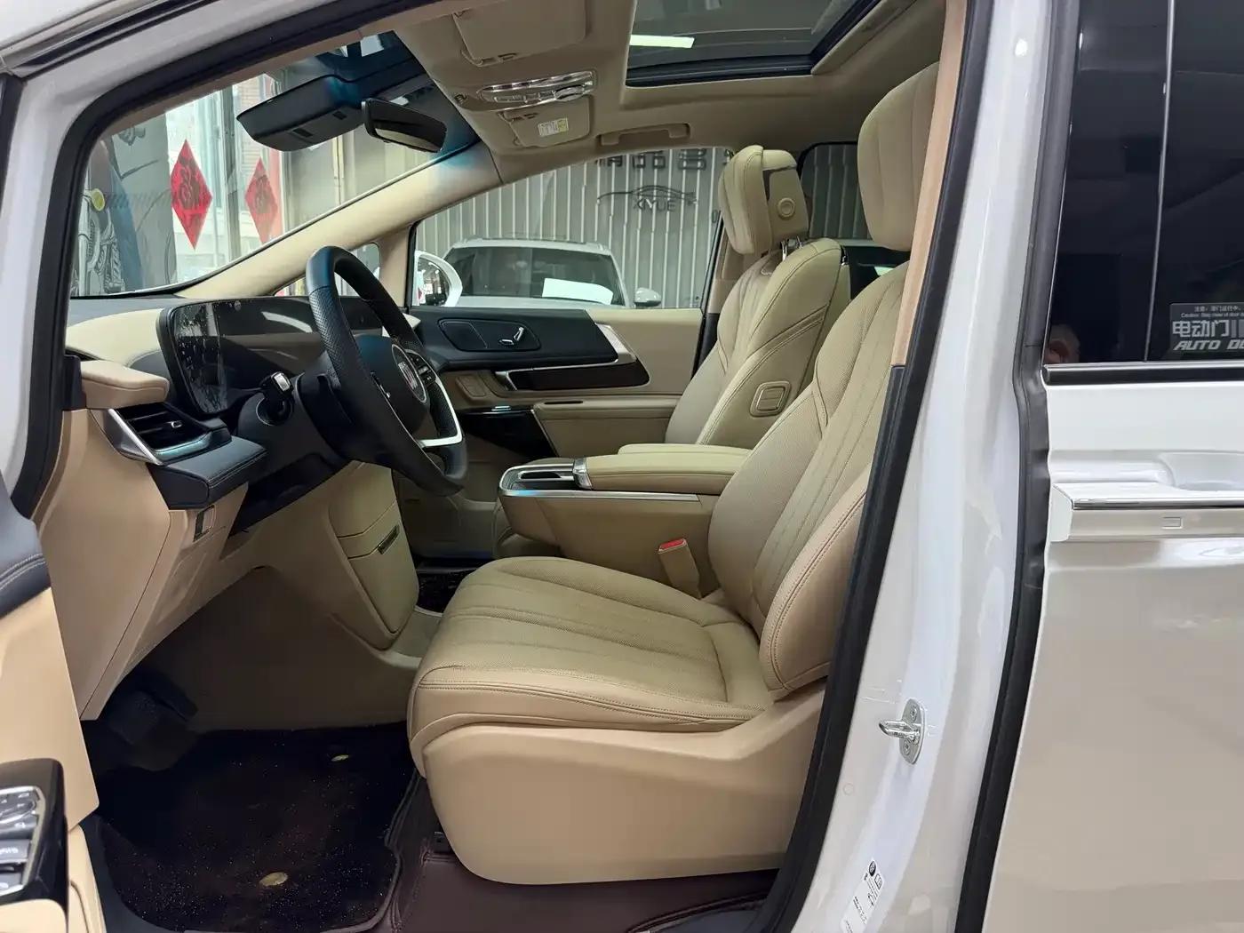 Century 2023 2.0T Seven-Seat Premium Edition — миниатюра 17