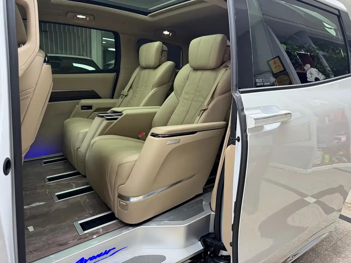 Century 2023 2.0T Seven-Seat Premium Edition — миниатюра 21