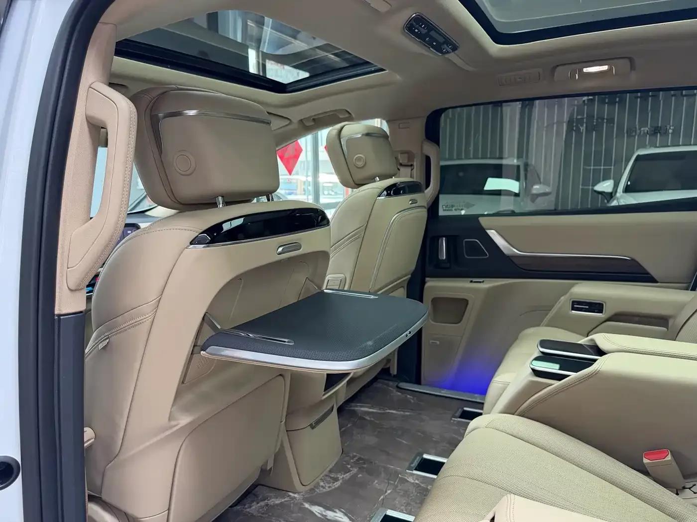 Century 2023 2.0T Seven-Seat Premium Edition — миниатюра 27