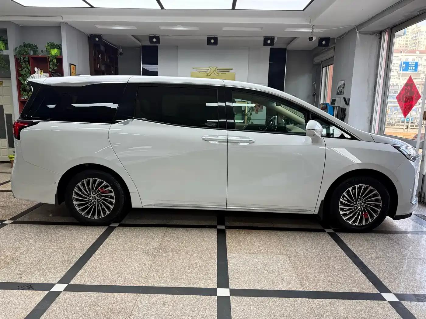 Century 2023 2.0T Seven-Seat Premium Edition — миниатюра 4