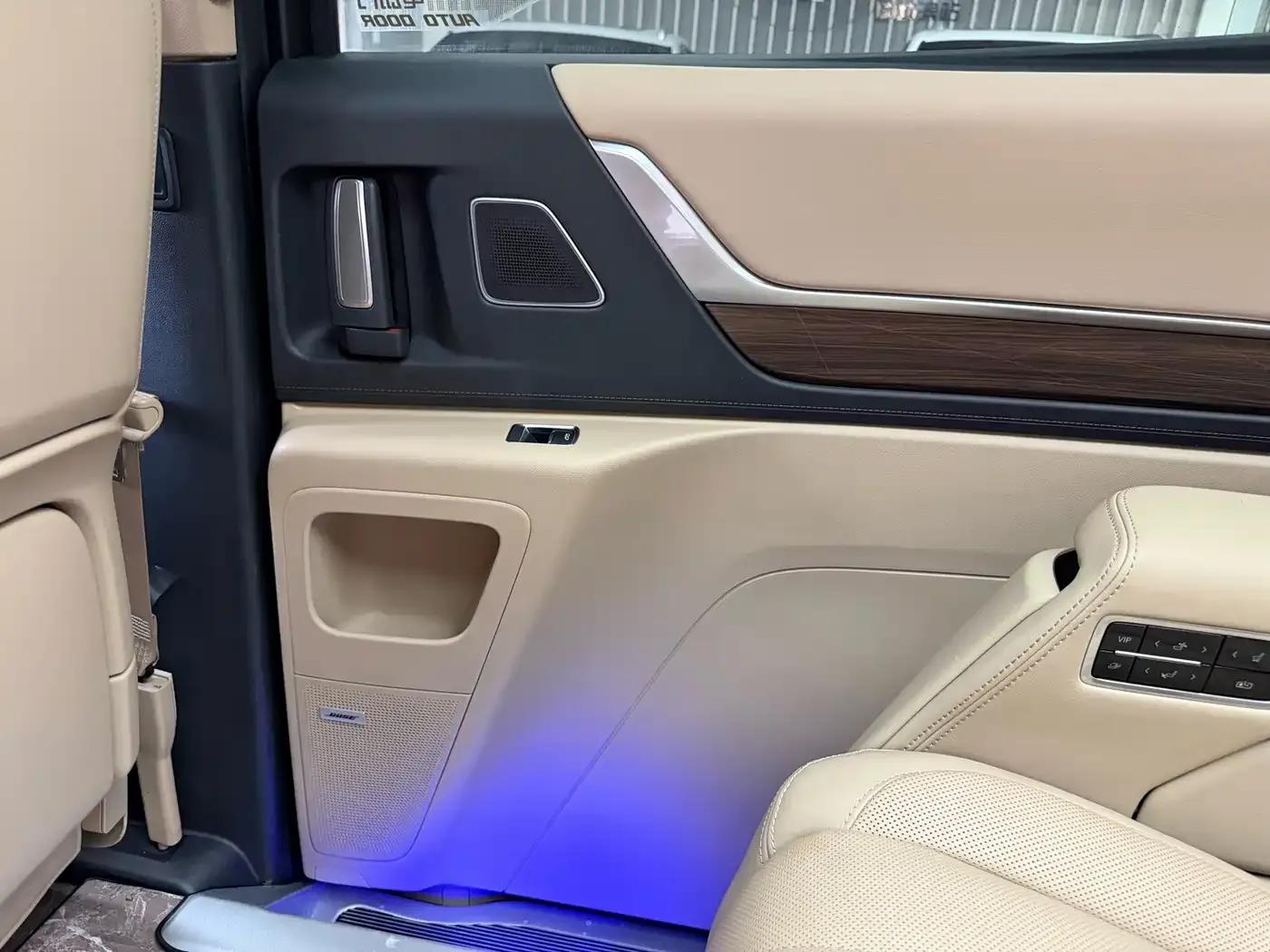 Century 2023 2.0T Seven-Seat Premium Edition — миниатюра 34