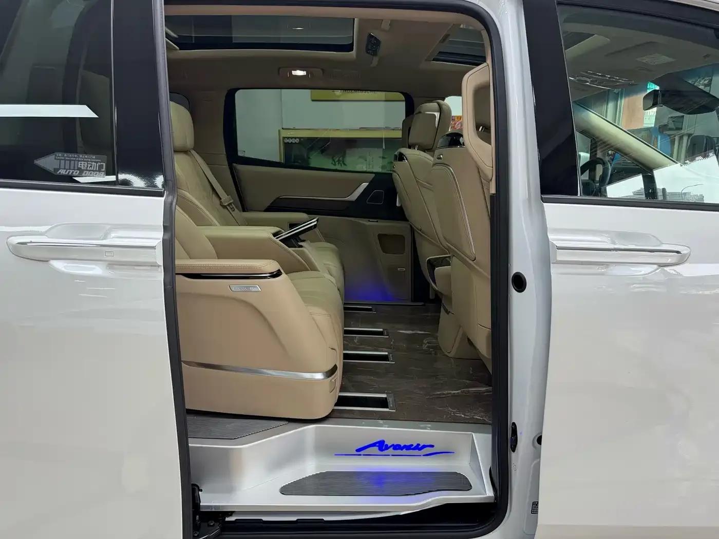 Century 2023 2.0T Seven-Seat Premium Edition — миниатюра 38