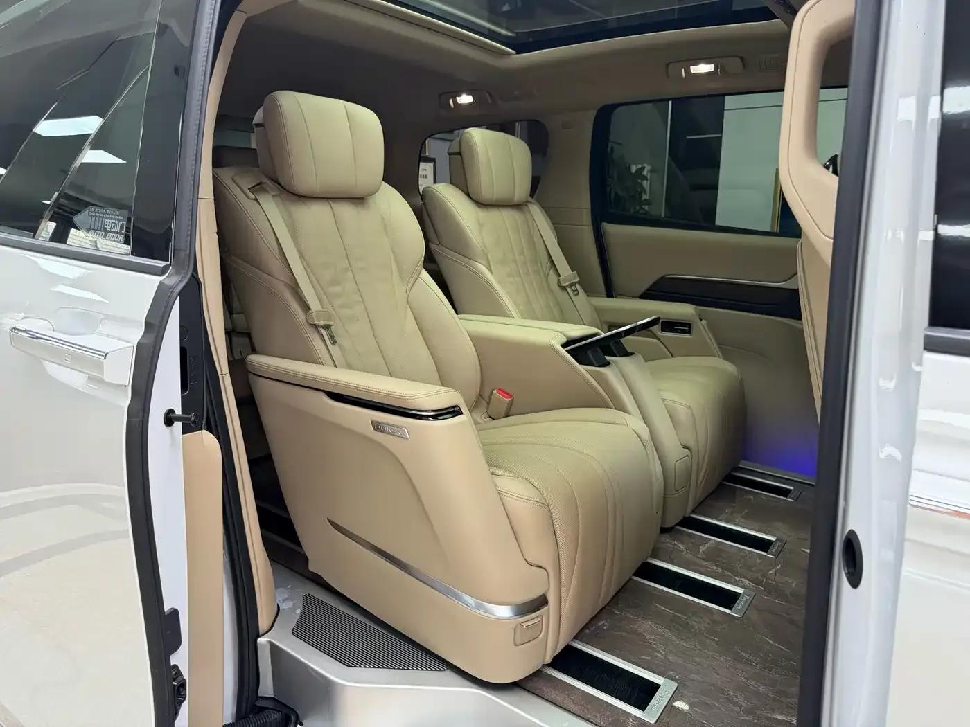 Century 2023 2.0T Seven-Seat Premium Edition — миниатюра 39