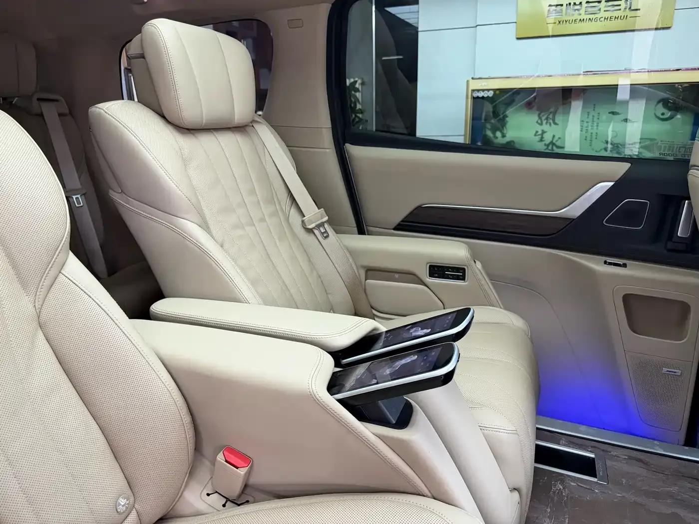 Century 2023 2.0T Seven-Seat Premium Edition — миниатюра 40