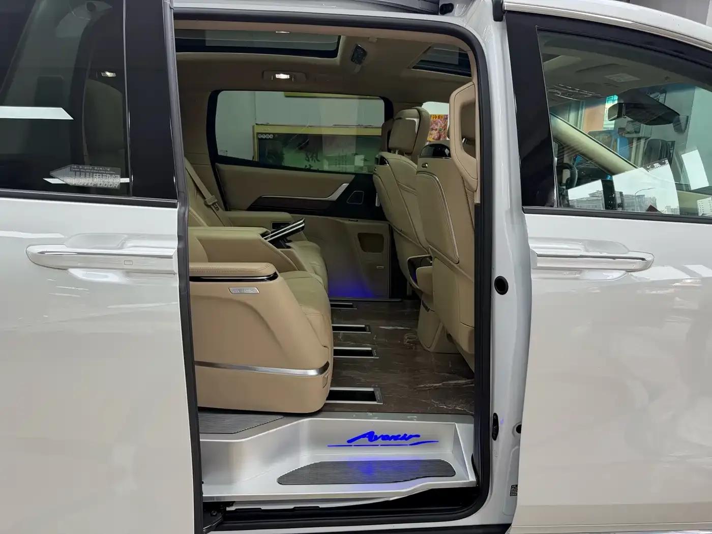 Century 2023 2.0T Seven-Seat Premium Edition — миниатюра 44