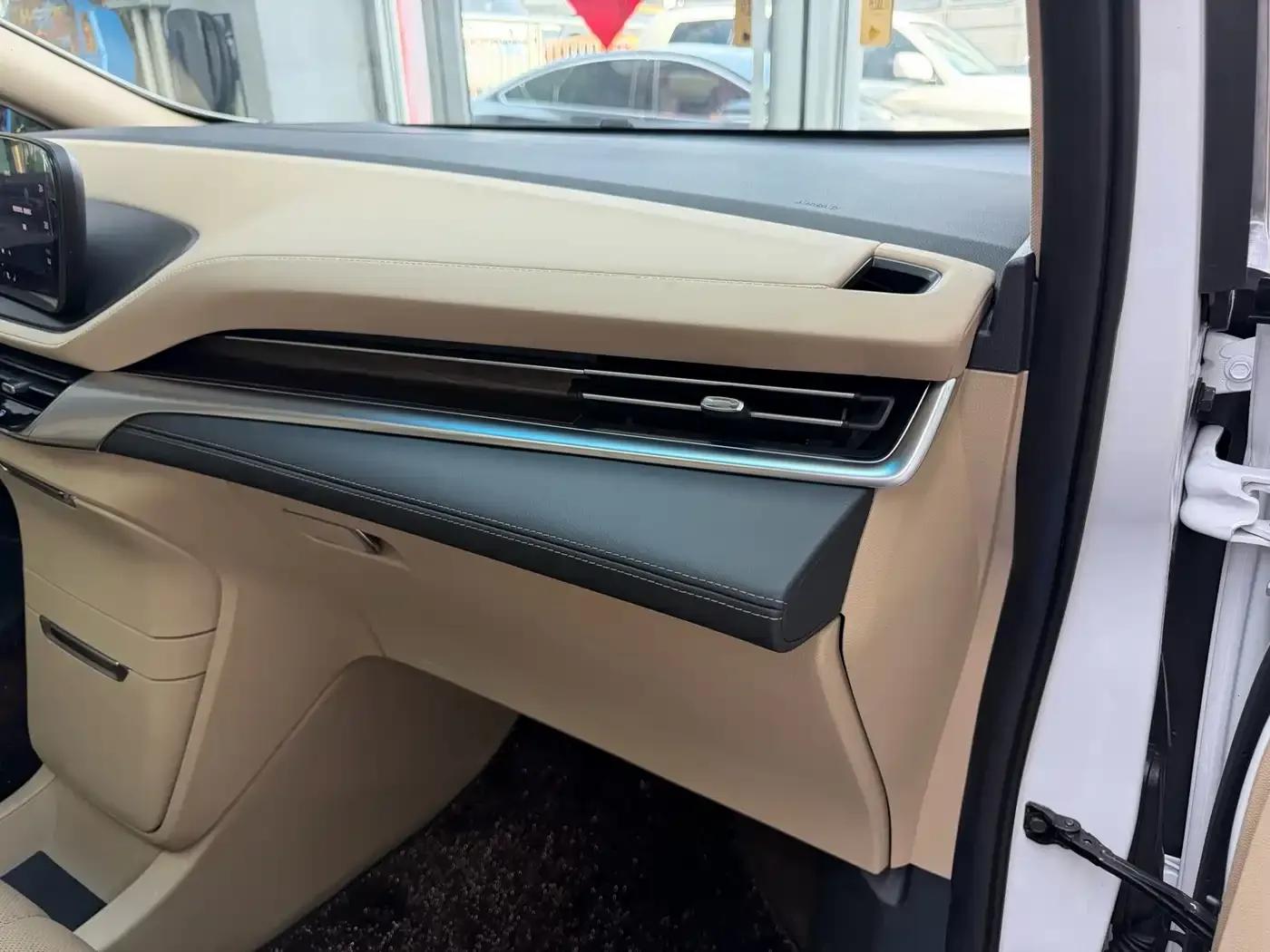 Century 2023 2.0T Seven-Seat Premium Edition — миниатюра 49