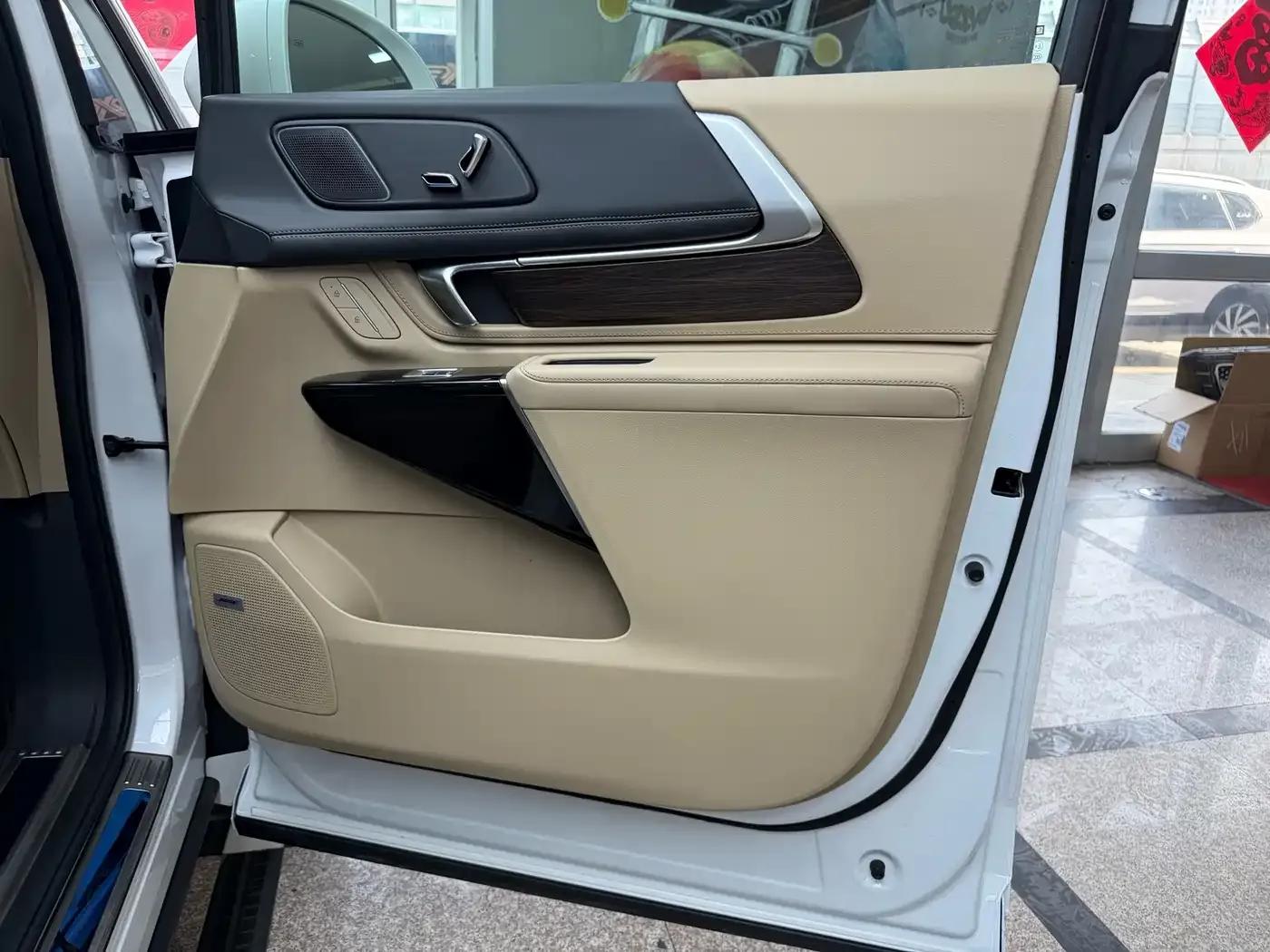 Century 2023 2.0T Seven-Seat Premium Edition — миниатюра 50