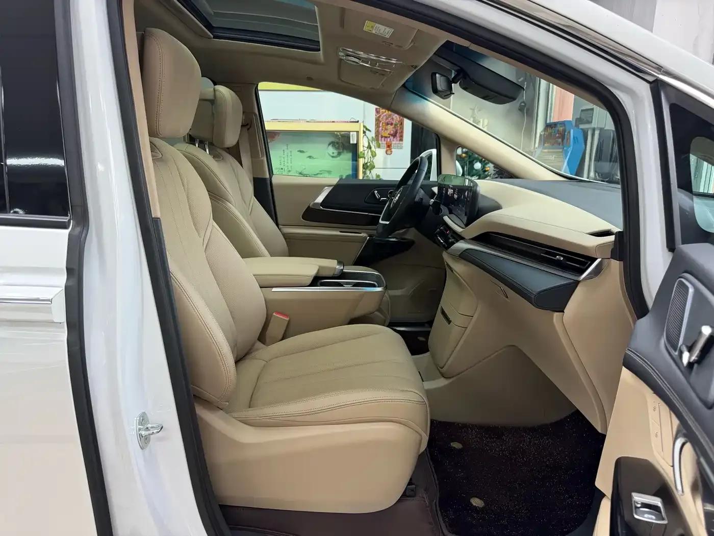 Century 2023 2.0T Seven-Seat Premium Edition — миниатюра 51