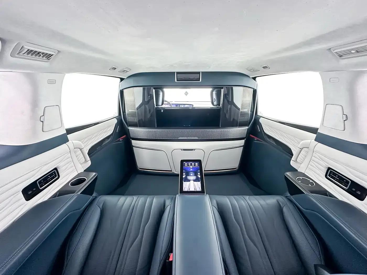 Century 2023 2.0T Four-Seat Private Edition — миниатюра 11