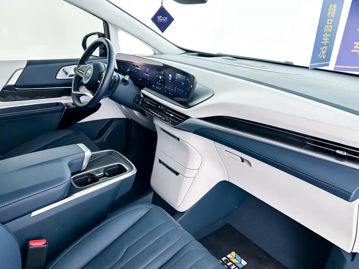 Century 2023 2.0T Four-Seat Private Edition — миниатюра 13