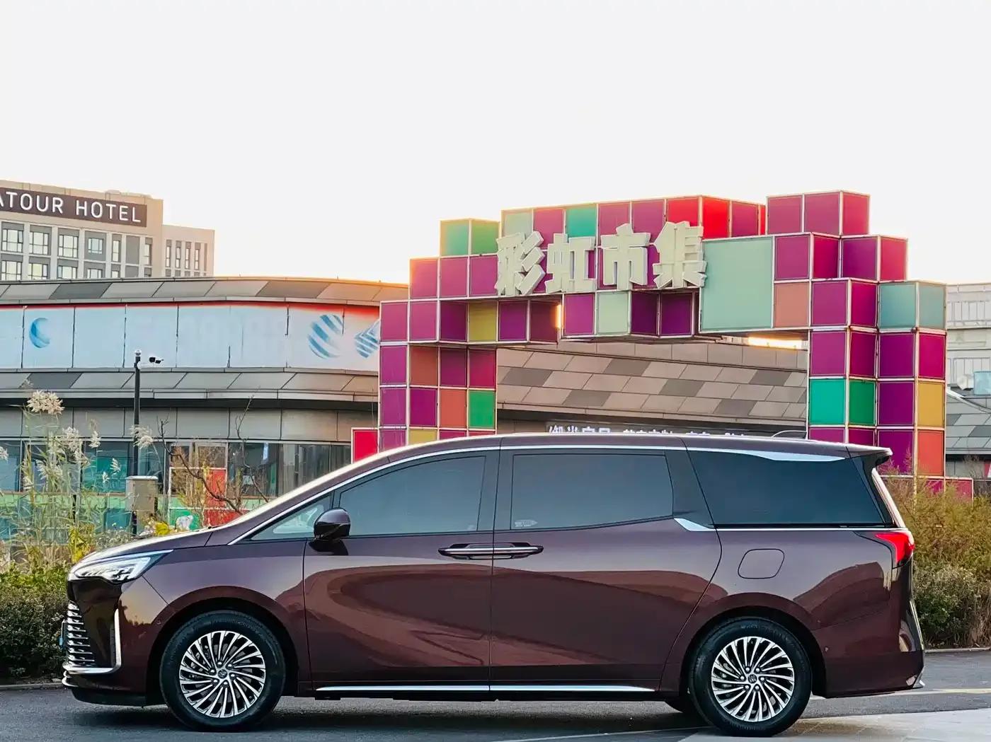 Century 2023 2.0T Seven-Seat Premium Edition — миниатюра 3