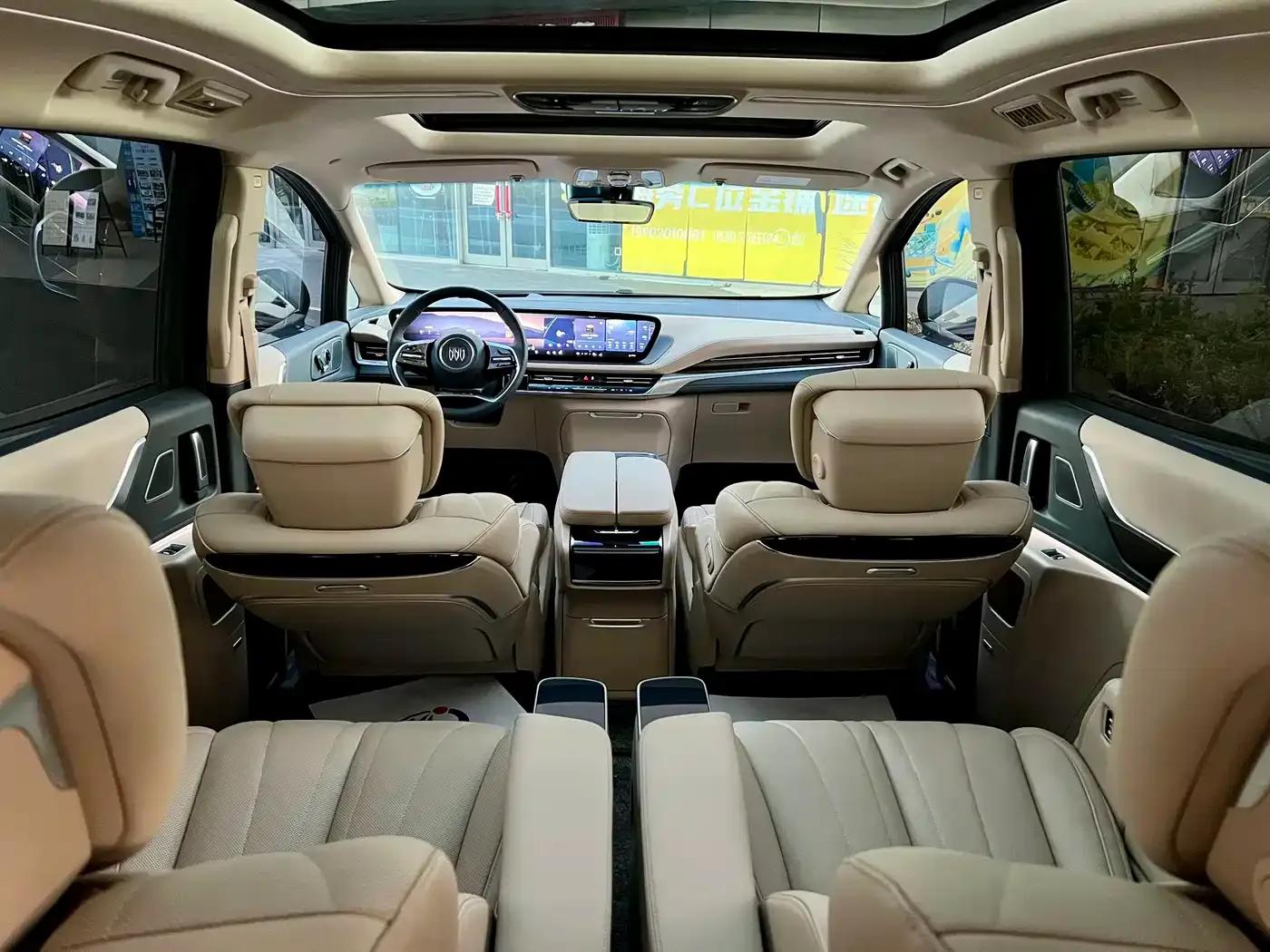 Century 2023 2.0T Seven-Seat Premium Edition — миниатюра 8