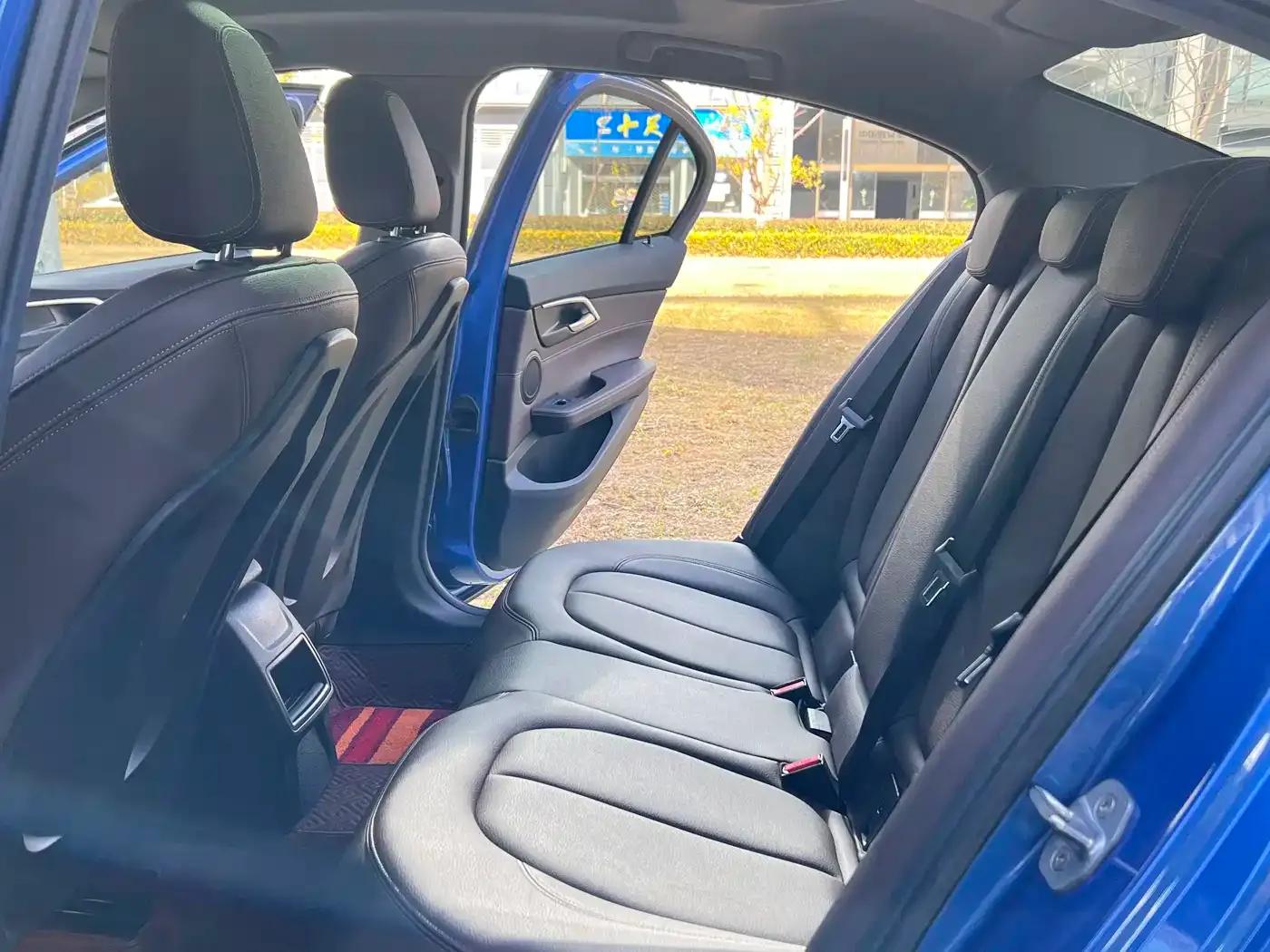 2019 BMW 1 Series 118i M Sport Package — миниатюра 11