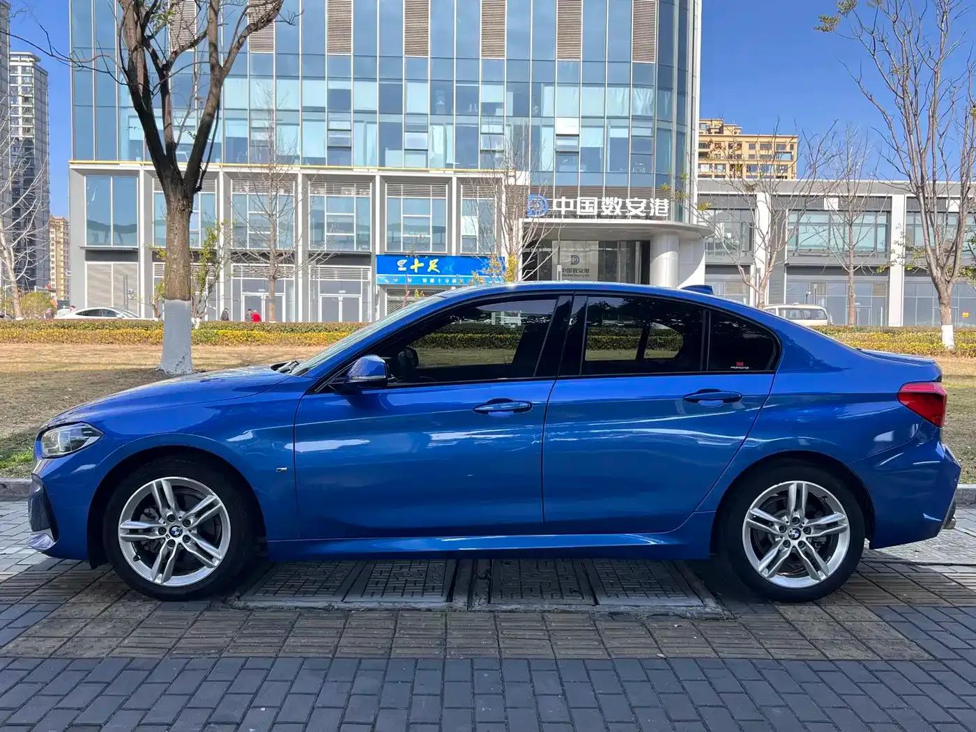 2019 BMW 1 Series 118i M Sport Package — миниатюра 5