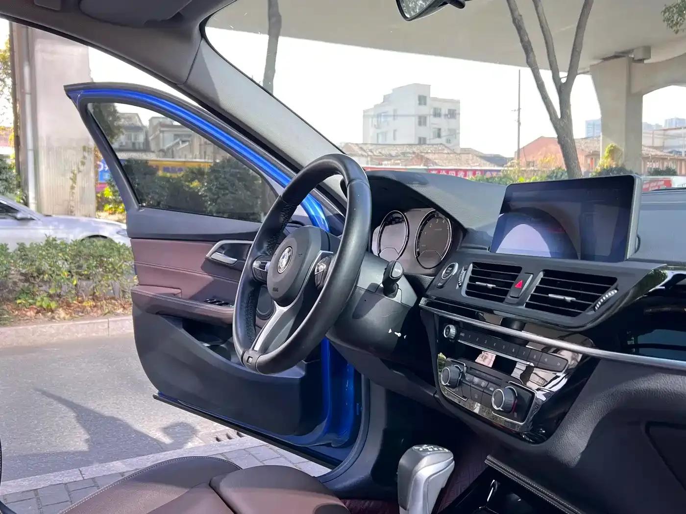 2019 BMW 1 Series 118i M Sport Package — миниатюра 8