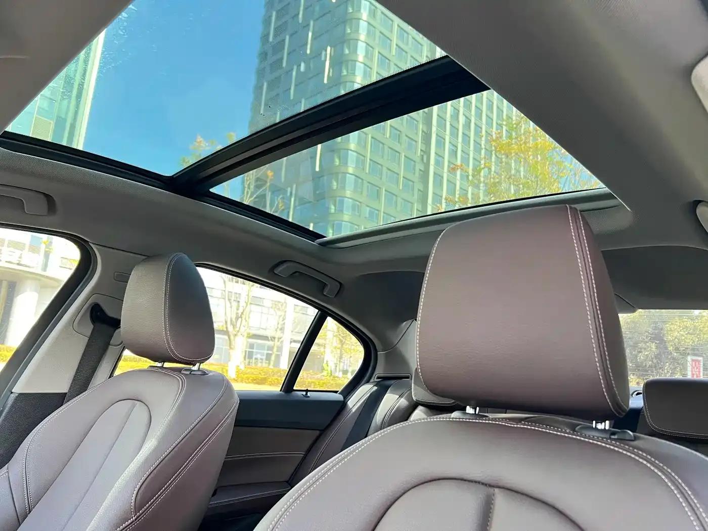 2019 BMW 1 Series 118i M Sport Package — миниатюра 9