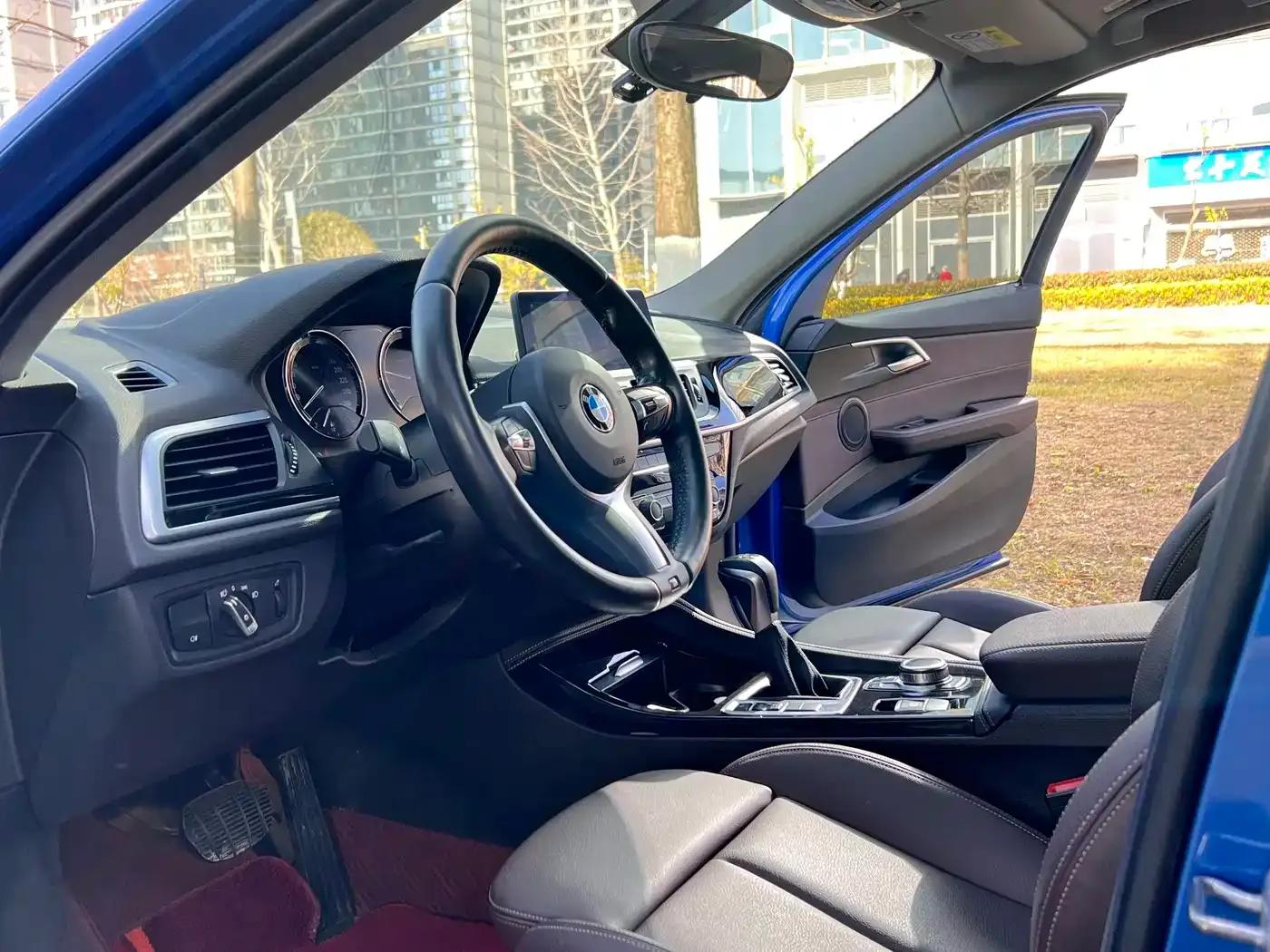 2019 BMW 1 Series 118i M Sport Package — миниатюра 10