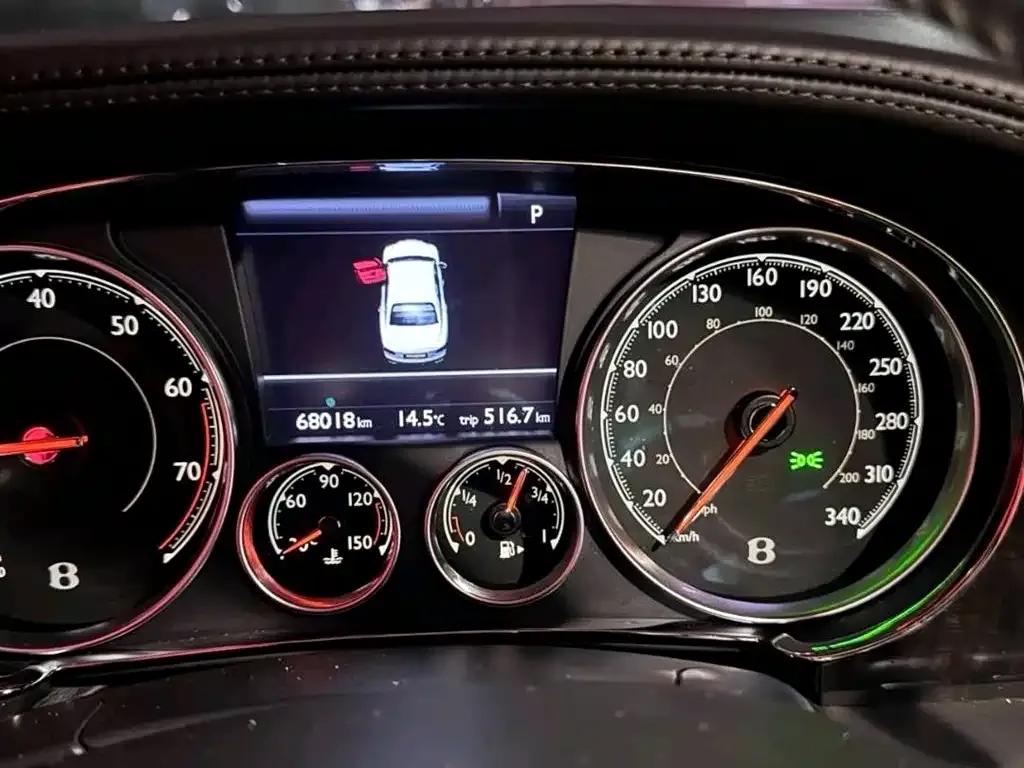 2016 Flying Spur 4.0T V8 Standard Edition — миниатюра 3