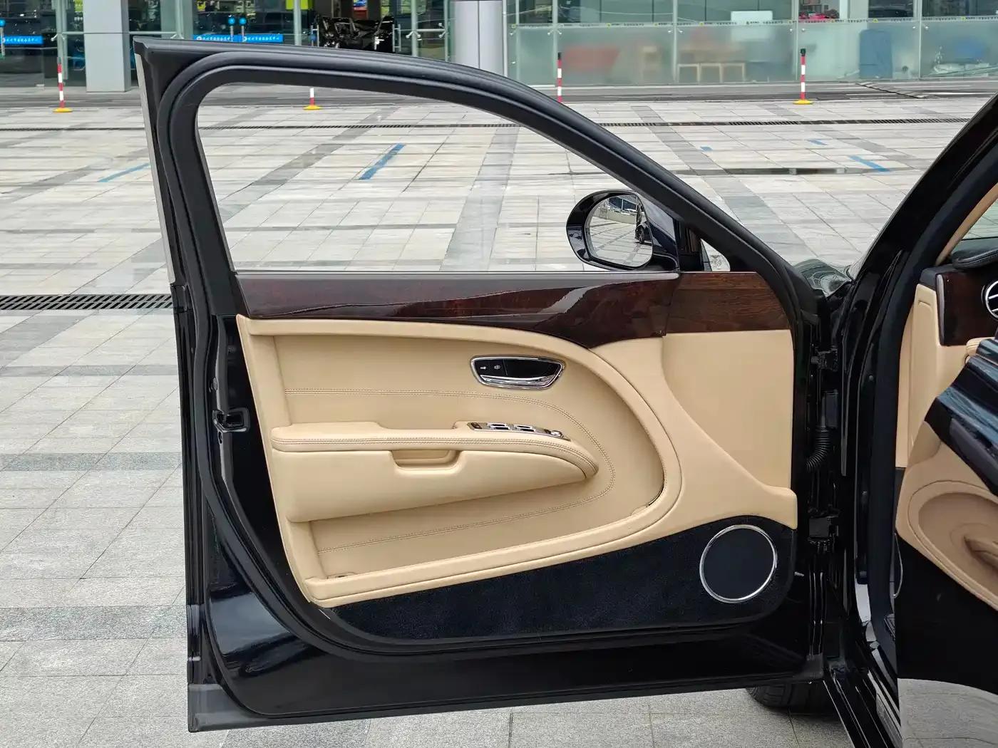 Mulsanne 2011 6.8T Luxury Edition — миниатюра 22