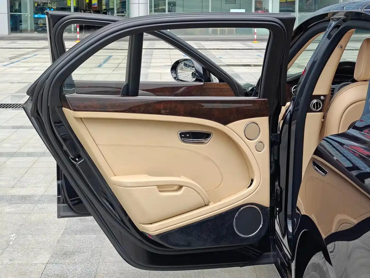Mulsanne 2011 6.8T Luxury Edition — миниатюра 23