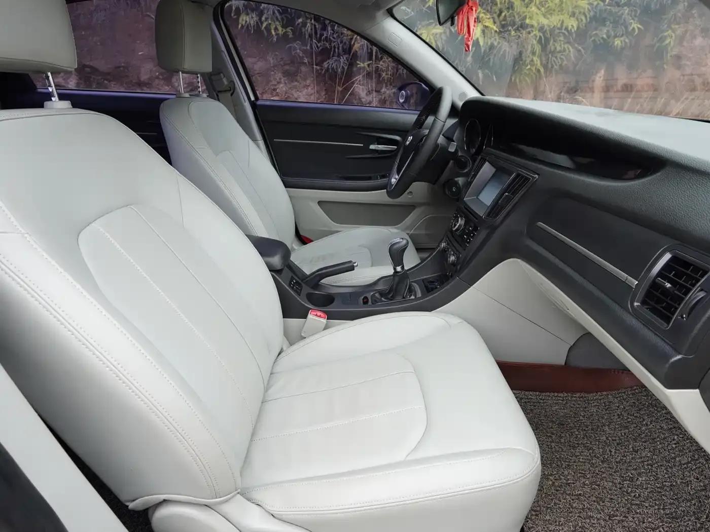 2014 Senova D50 1.5L Manual Comfort Edition — миниатюра 14