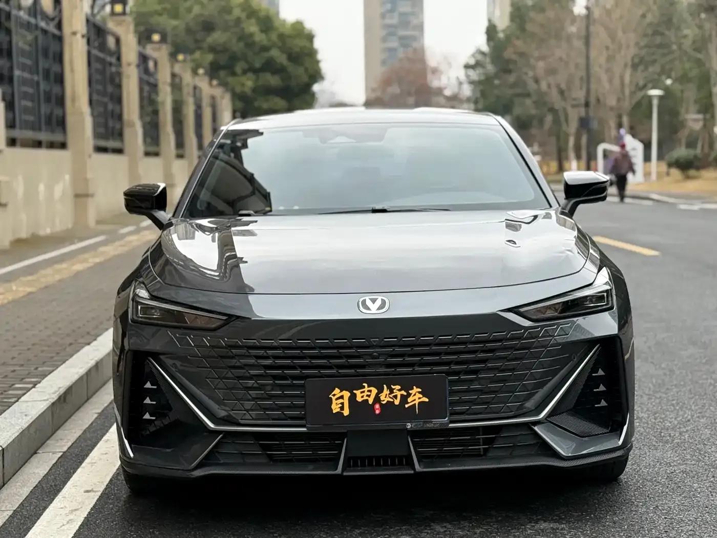 Changan UNI-V 2023 1.5T Premium Edition — миниатюра 2
