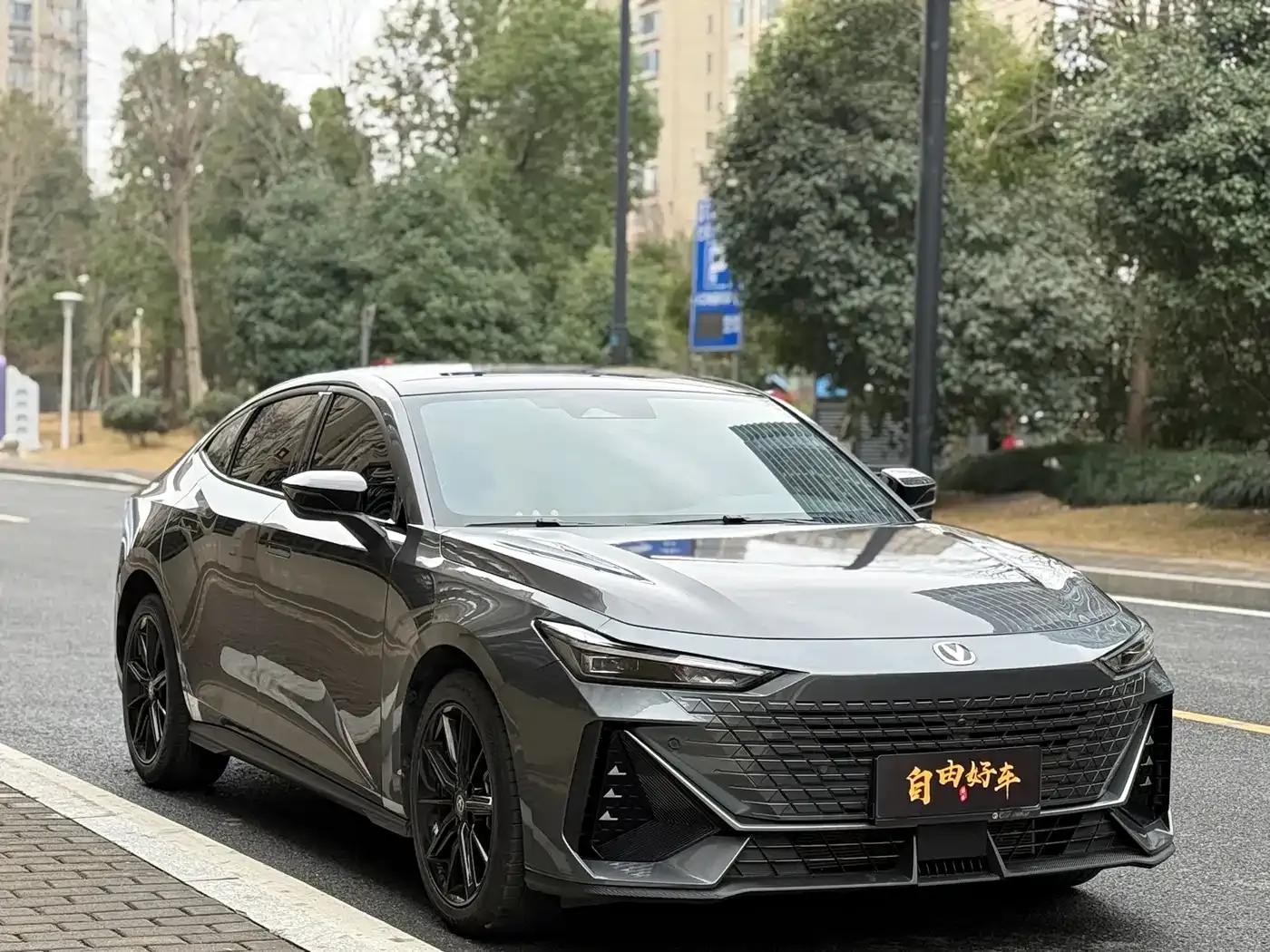 Changan UNI-V 2023 1.5T Premium Edition — миниатюра 3