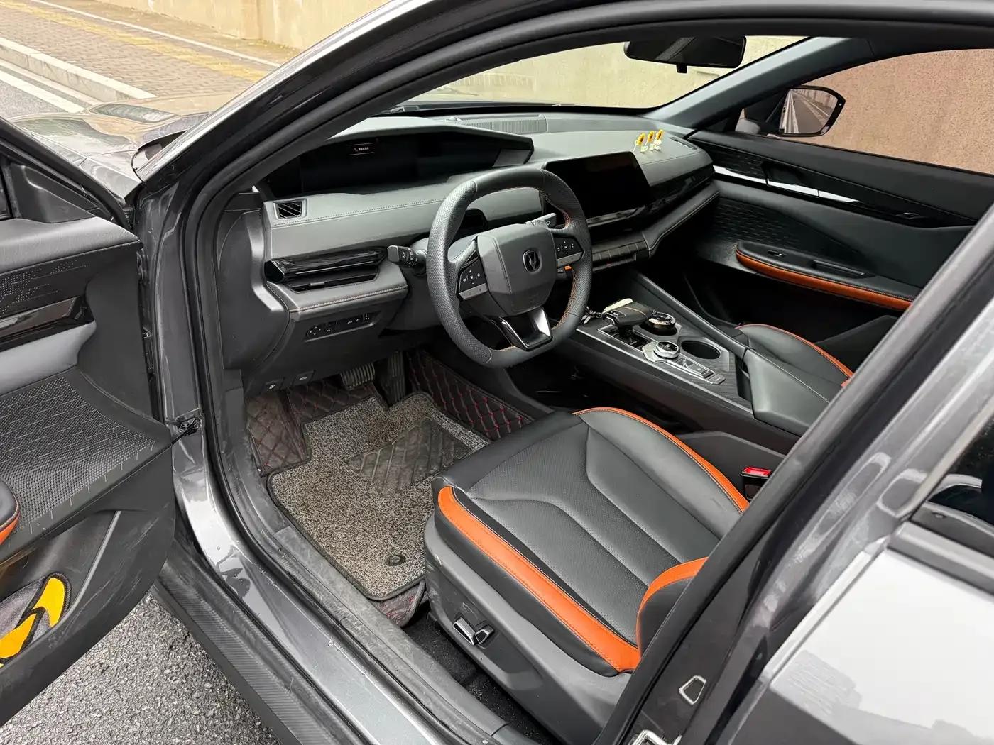 Changan UNI-V 2023 1.5T Premium Edition — миниатюра 4