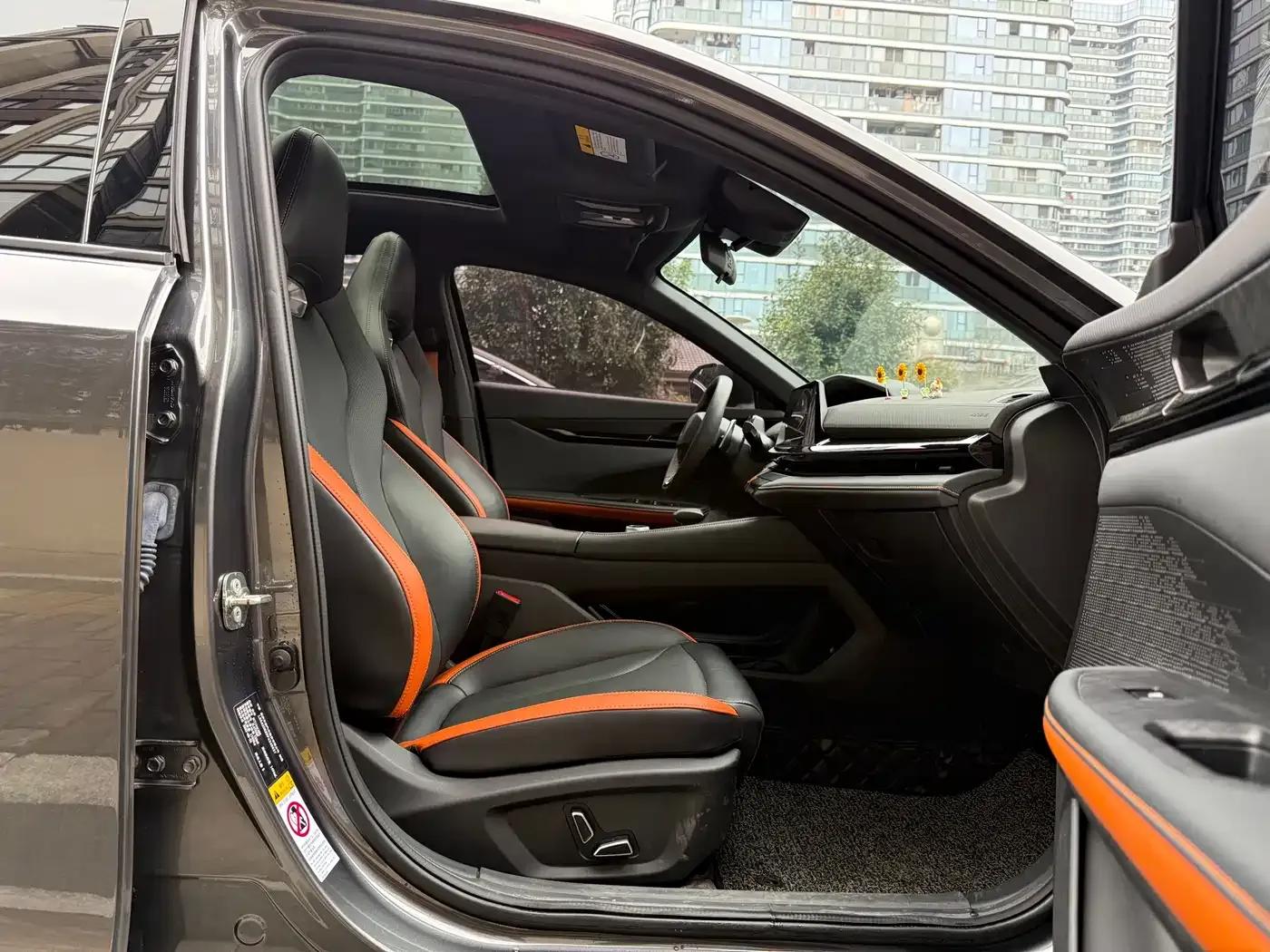 Changan UNI-V 2023 1.5T Premium Edition — миниатюра 8