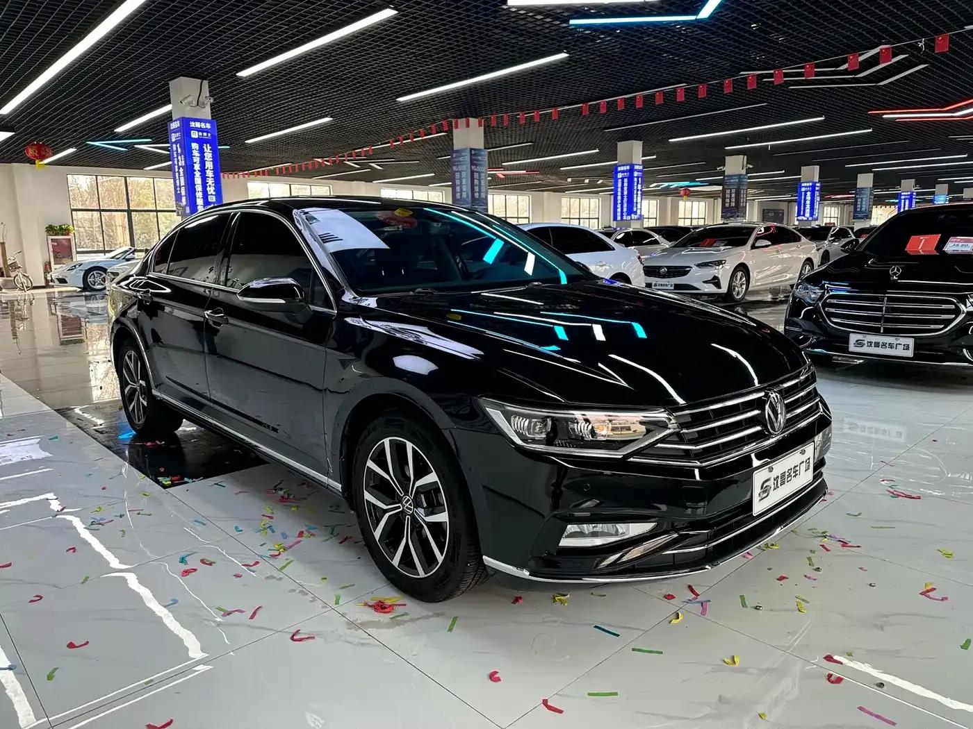 2020 Volkswagen Passat 330TSI DSG Leading Edition — миниатюра 3