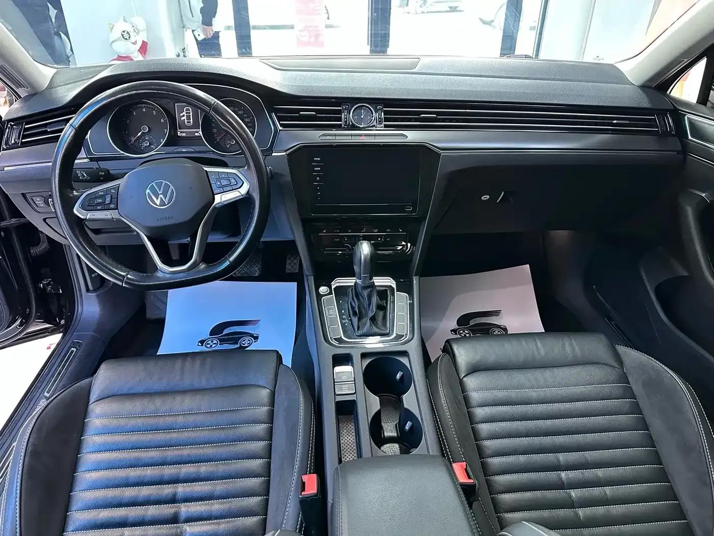 2020 Volkswagen Passat 330TSI DSG Leading Edition — миниатюра 6