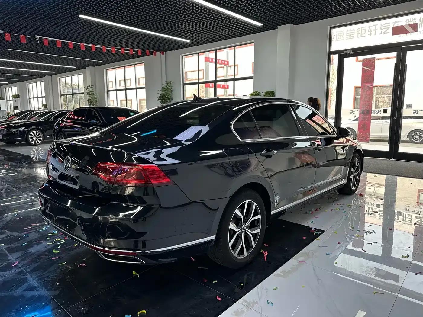 2020 Volkswagen Passat 330TSI DSG Leading Edition — миниатюра 9
