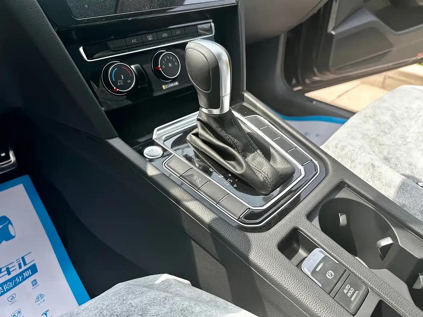 Volkswagen Magotan 2023 2 Millionth Unit Commemorative Edition 280TSI DSG Comfort Model — миниатюра 11