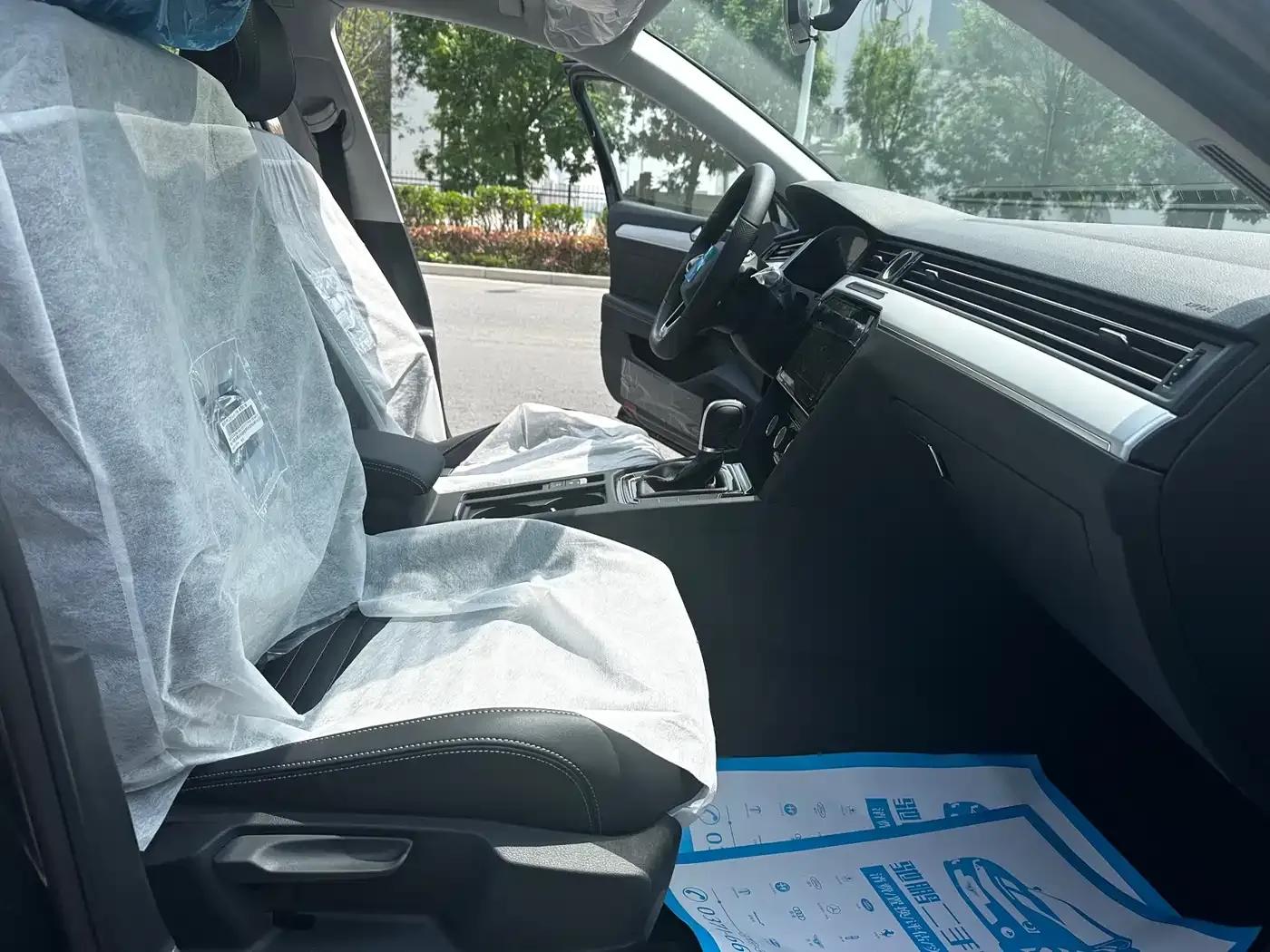 Volkswagen Magotan 2023 2 Millionth Unit Commemorative Edition 280TSI DSG Comfort Model — миниатюра 12