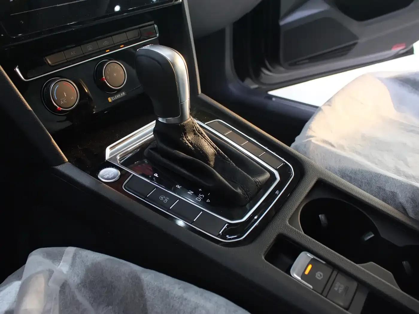 Volkswagen Magotan 2023 2 Millionth Unit Commemorative Edition 280TSI DSG Comfort Model — миниатюра 27