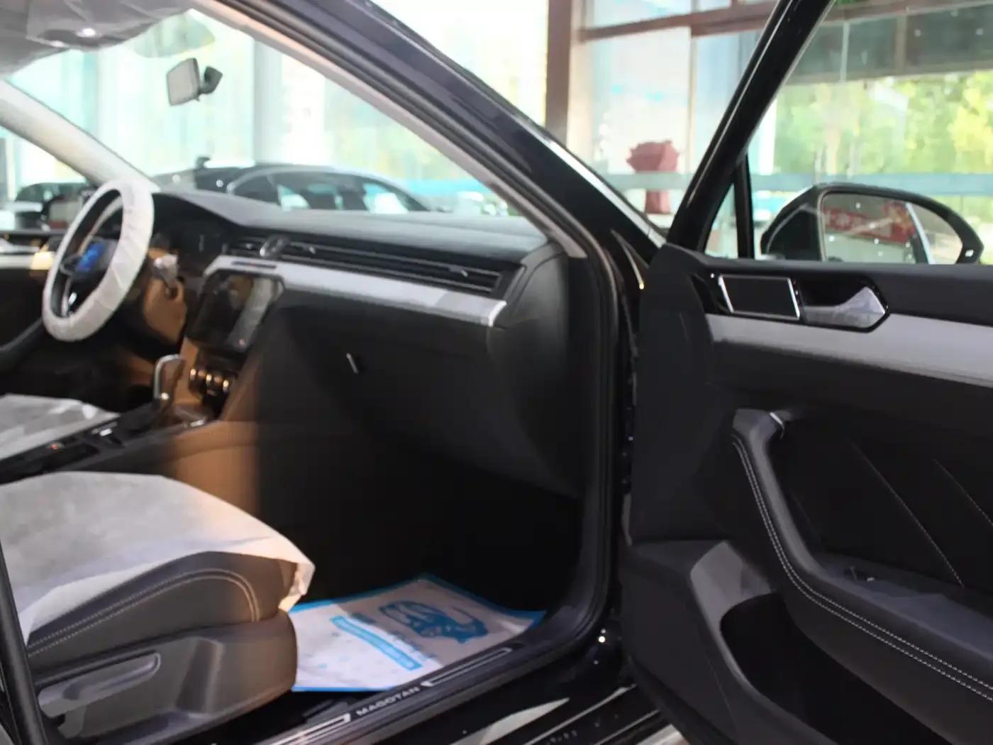 Volkswagen Magotan 2023 2 Millionth Unit Commemorative Edition 280TSI DSG Comfort Model — миниатюра 29