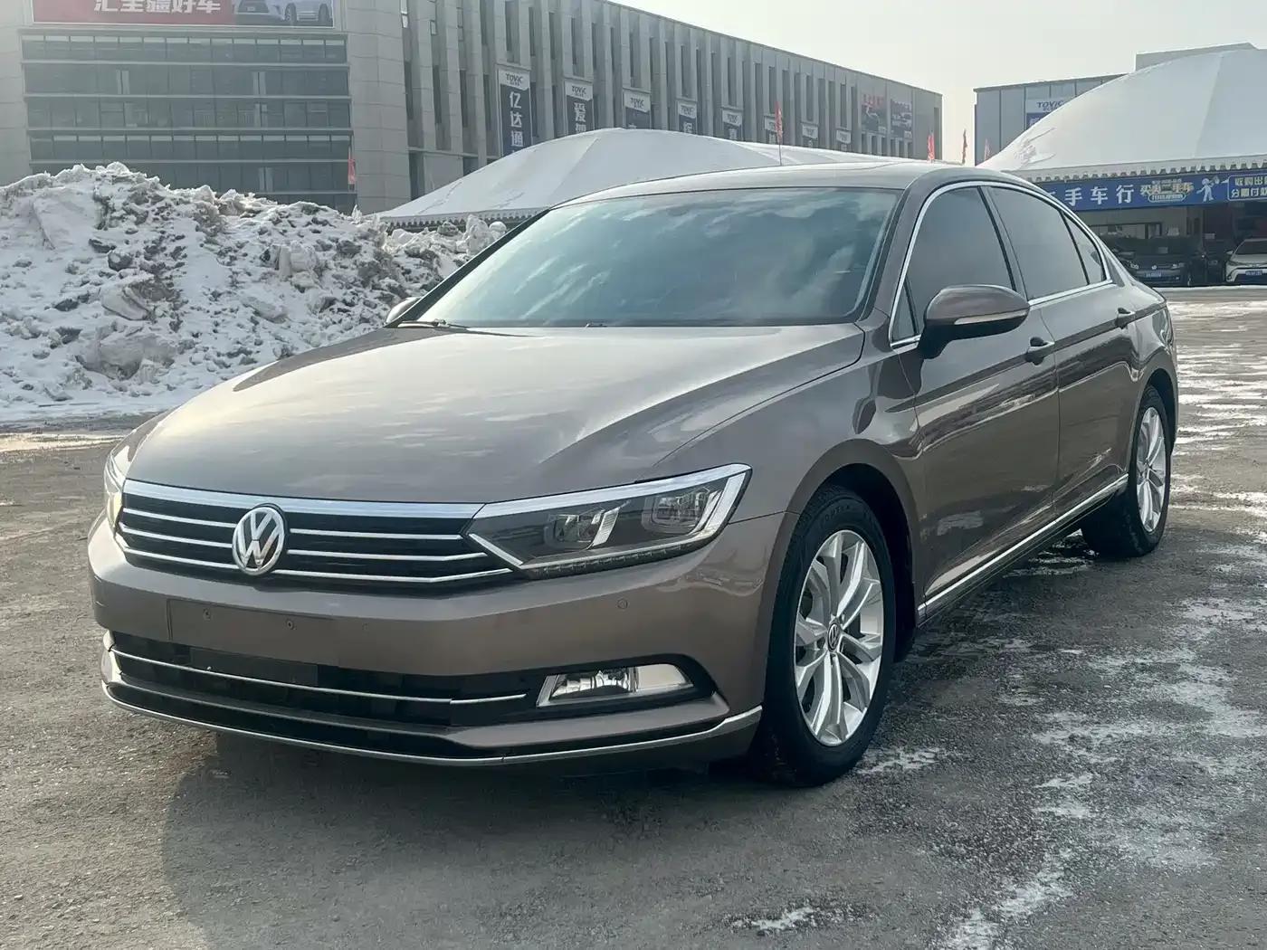 2017 Volkswagen Passat 380TSI DSG Luxury — миниатюра 3