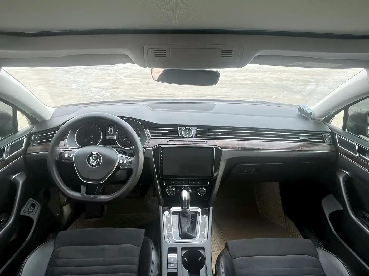 2017 Volkswagen Passat 380TSI DSG Luxury — миниатюра 5