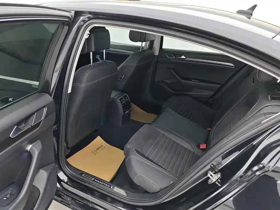 2020 Volkswagen Passat 330TSI DSG Luxury — миниатюра 11