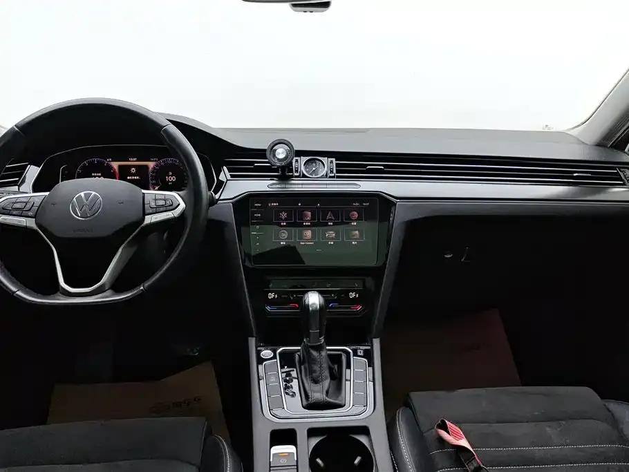 2020 Volkswagen Passat 330TSI DSG Luxury — миниатюра 13