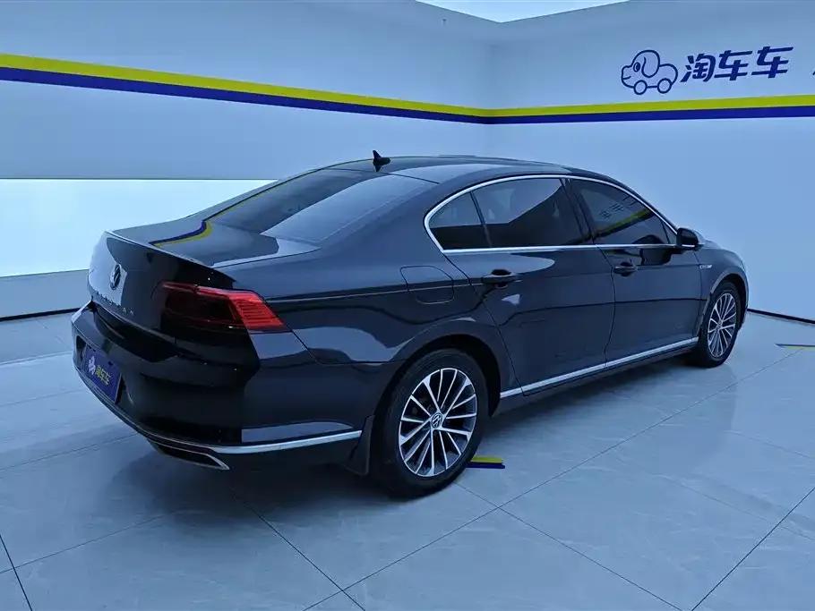 2020 Volkswagen Passat 330TSI DSG Luxury — миниатюра 3