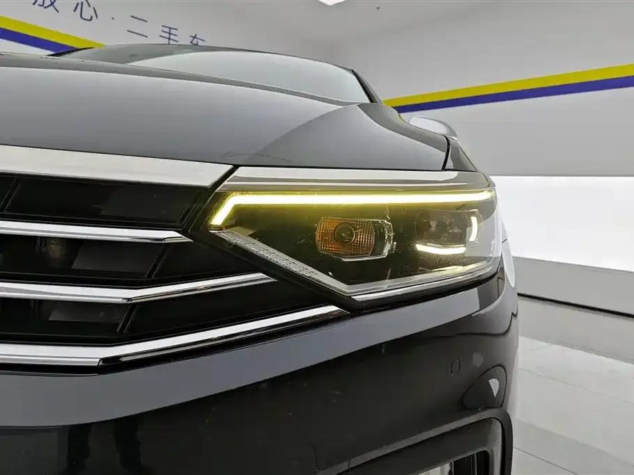 2020 Volkswagen Passat 330TSI DSG Luxury — миниатюра 5