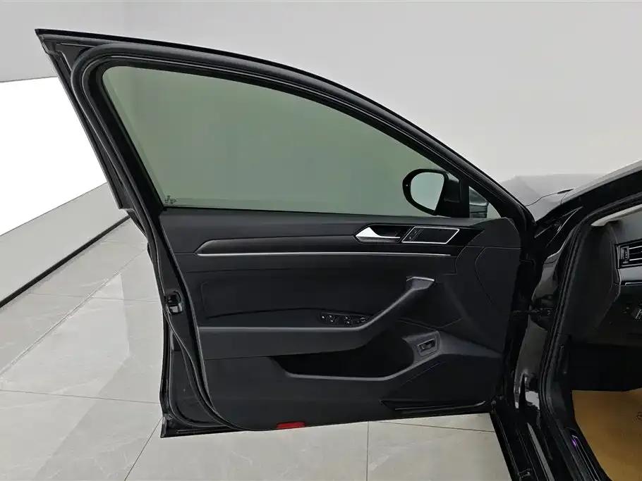 2020 Volkswagen Passat 330TSI DSG Luxury — миниатюра 7