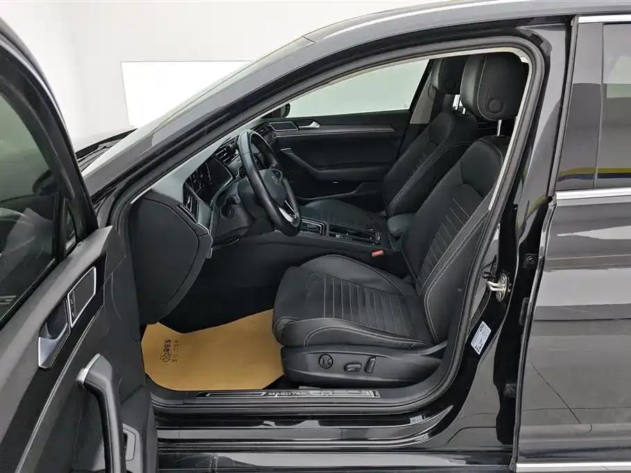 2020 Volkswagen Passat 330TSI DSG Luxury — миниатюра 9