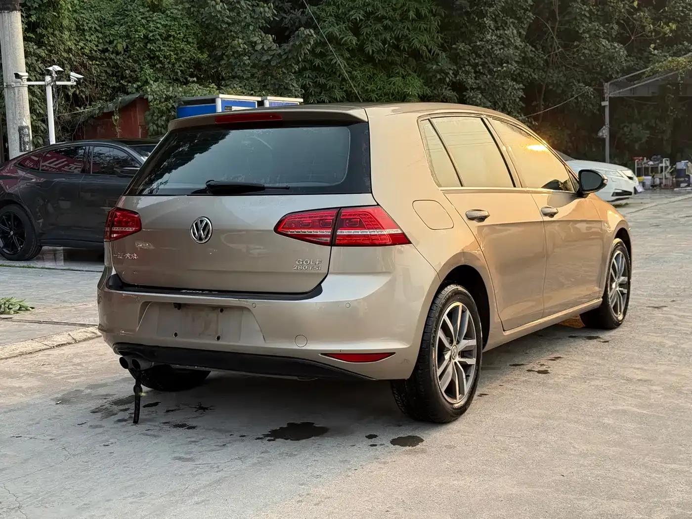 2016 Golf 230TSI Automatic Luxury — миниатюра 4