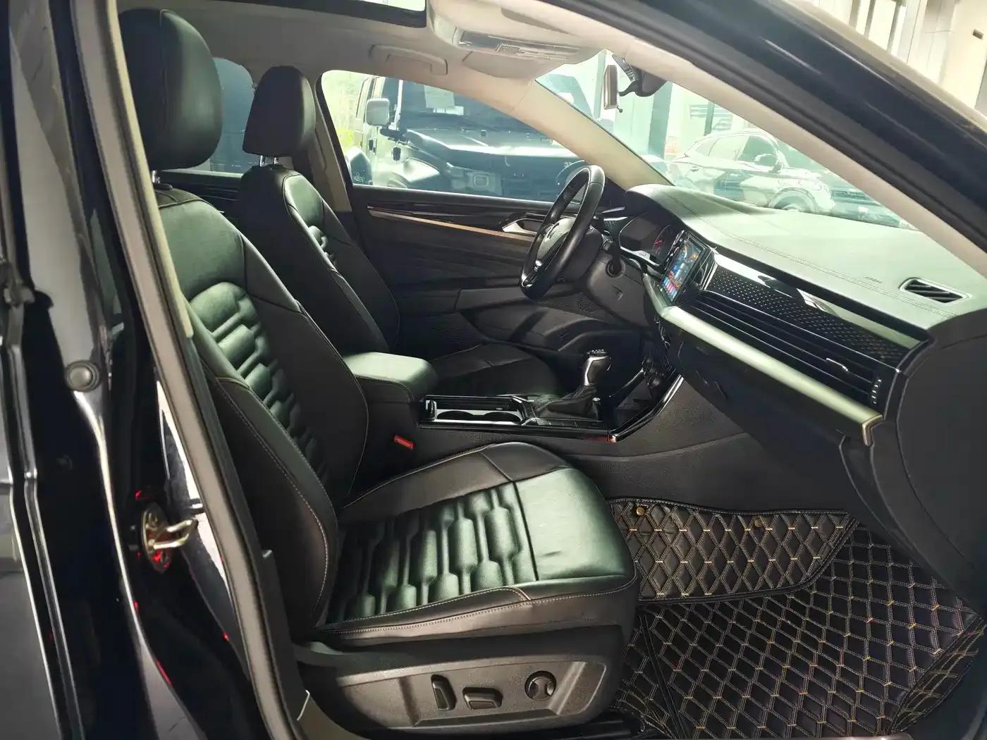 2019 Volkswagen Passat 330TSI Elite Edition (China VI Emission Standard) — миниатюра 2