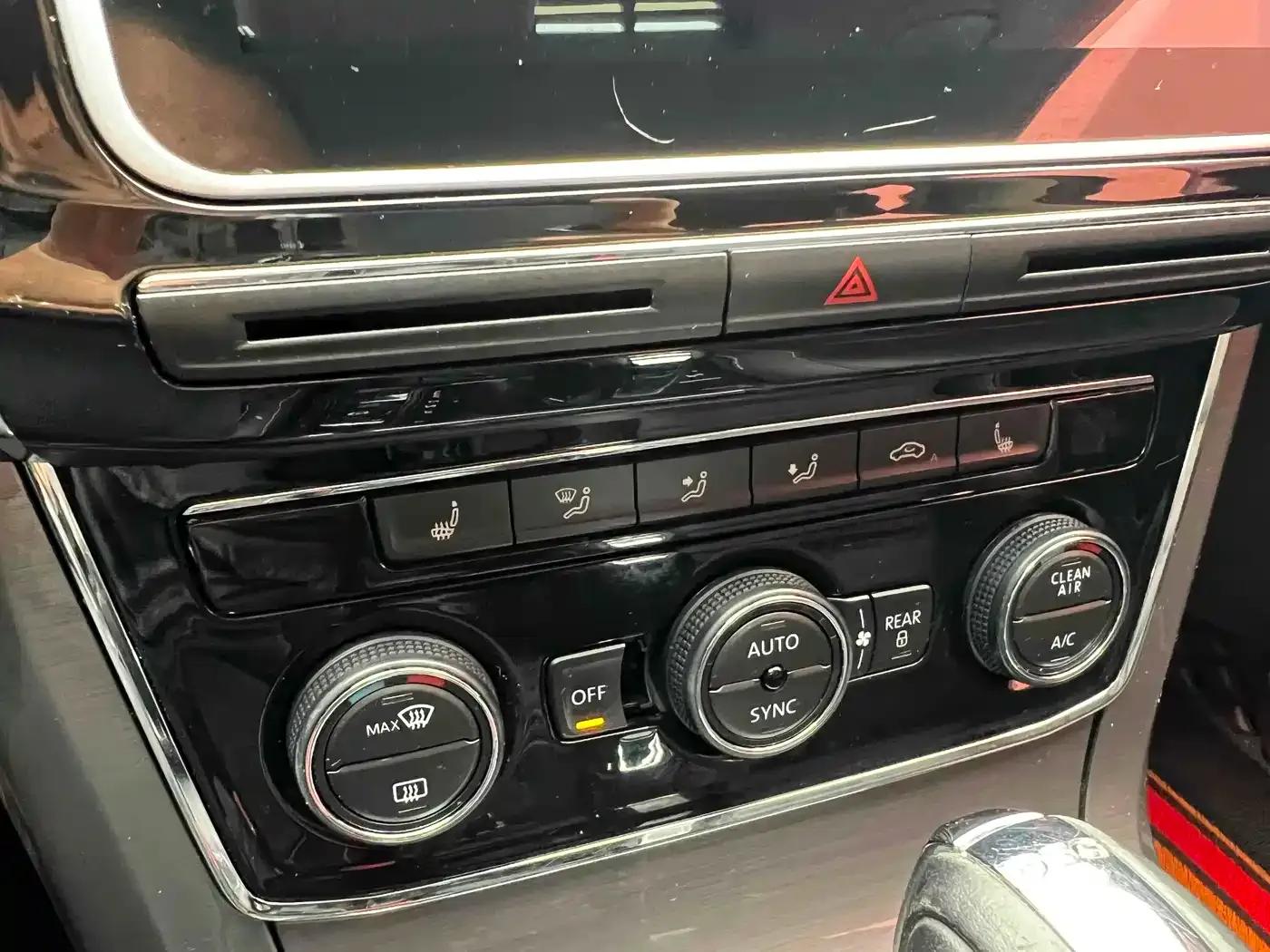 2017 Passat 330TSI DSG Premium Edition — миниатюра 11